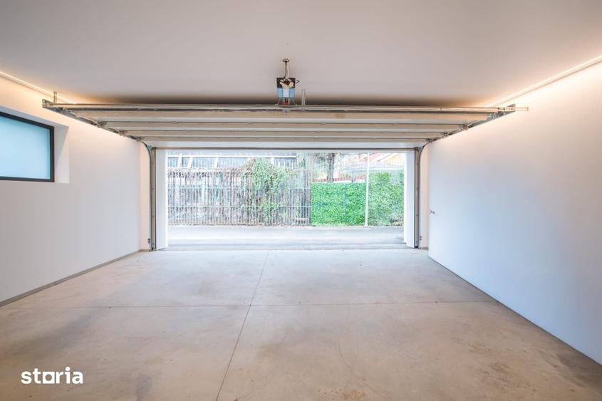 Casă cu 7 camere cu Teren 800 Mp în Central