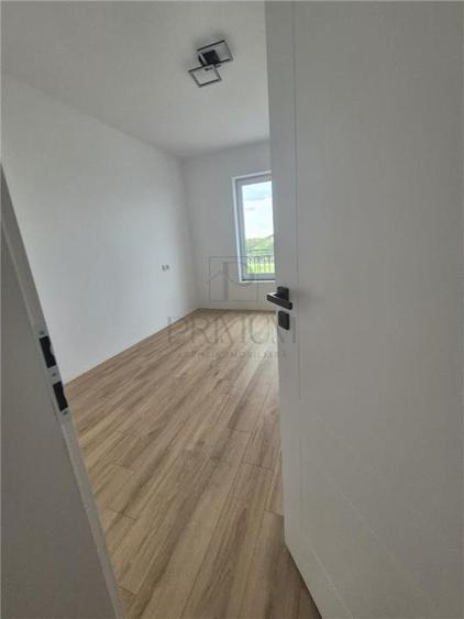 Duplex cu 4 camere cu Teren 375 Mp în Moșnița Nouă