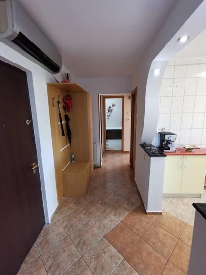 Apartament cu 2 camere decomandat, mobilat în Păcii