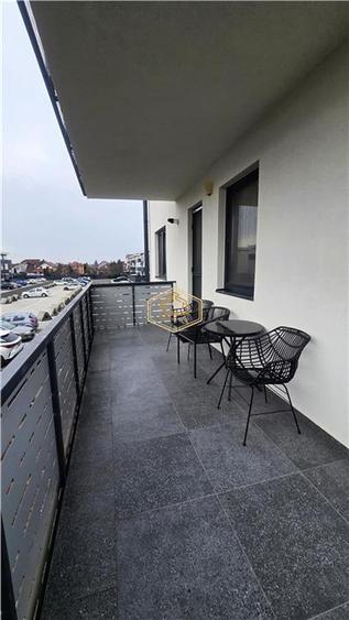 Apartament cu 4 camere decomandat, mobilat în Carpați 2