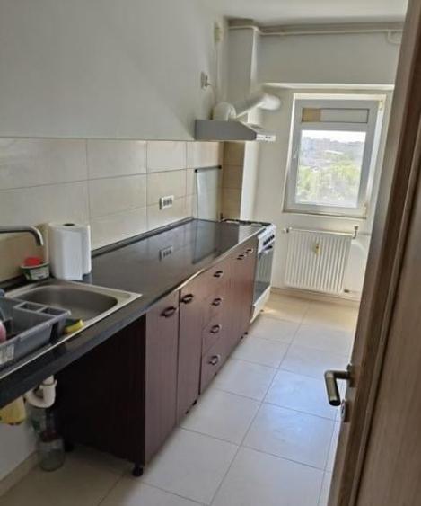 Garsonieră decomandată în Titan