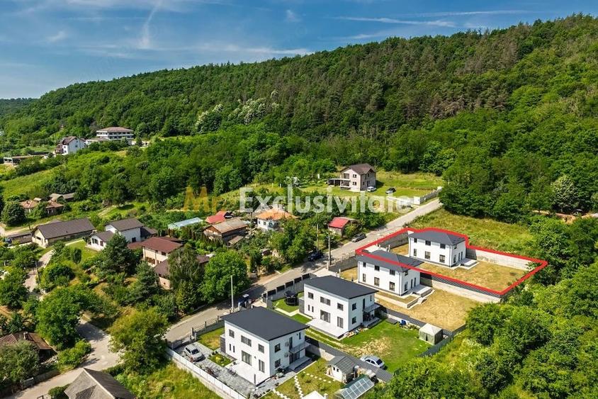 Casă cu Teren 663 Mp în Argeșelu