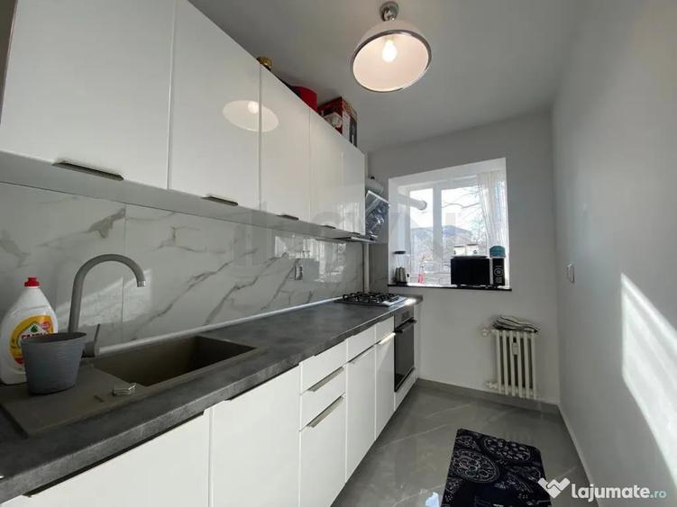 Apartament cu 2 camere semidecomandat în Victoriei