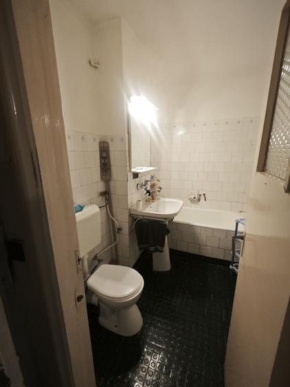 Apartament cu 3 camere semidecomandat în Tomis Nord