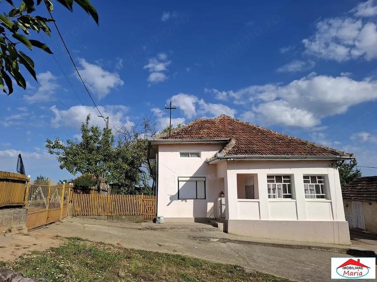 Casă cu 3 camere în Cuța