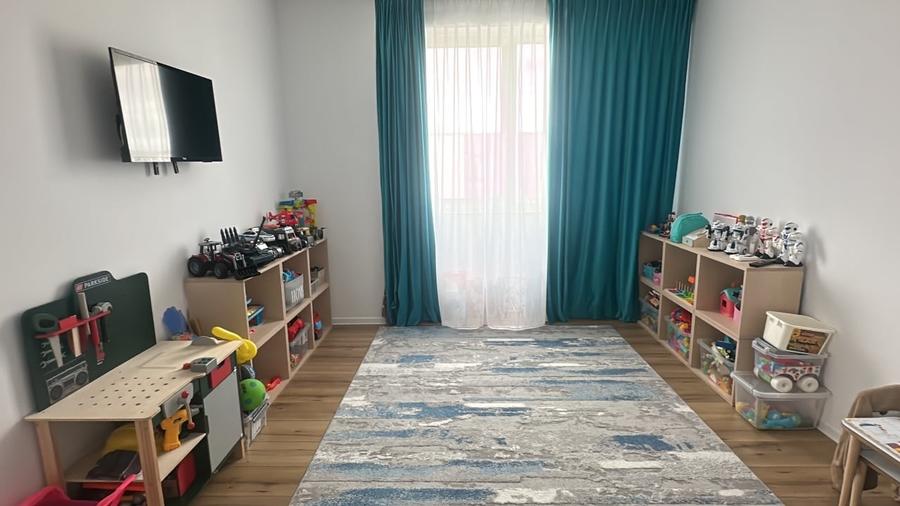 Apartament cu 3 camere decomandat, mobilat în Ampoi 3