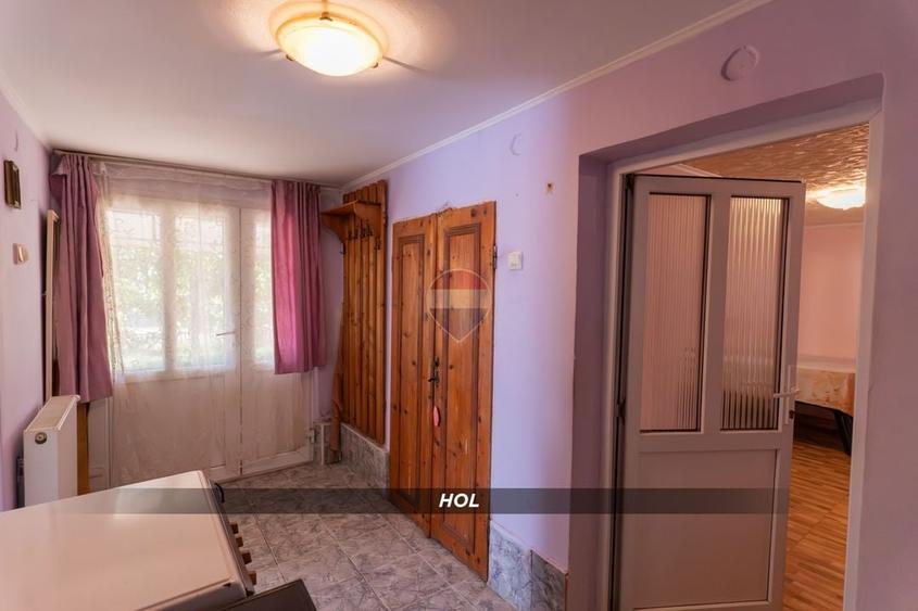 Casă individuală cu 5 camere cu Teren 6532 Mp în Cernești