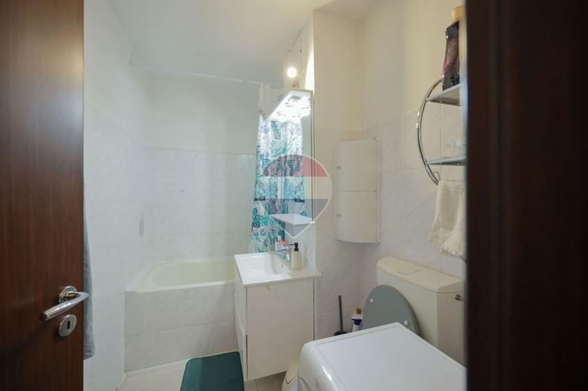 Apartament cu 4 camere decomandat în Rogerius
