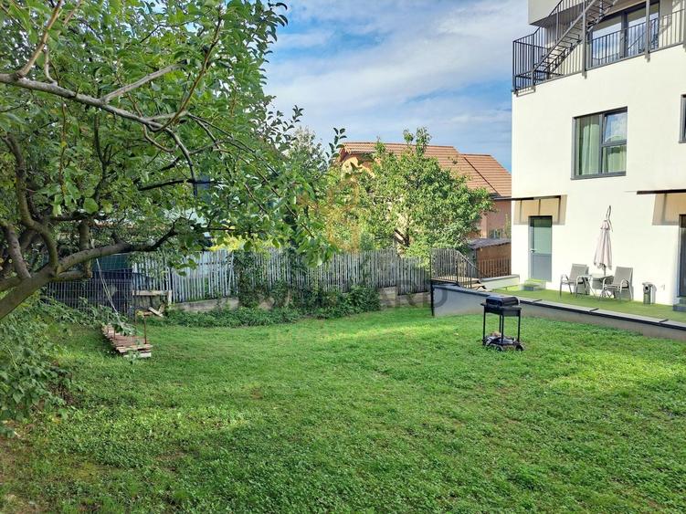 Penthouse cu 4 camere semidecomandat în Europa