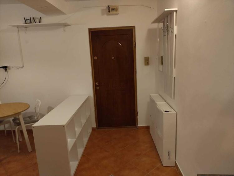 Apartament cu 2 camere semidecomandat în Lipovei