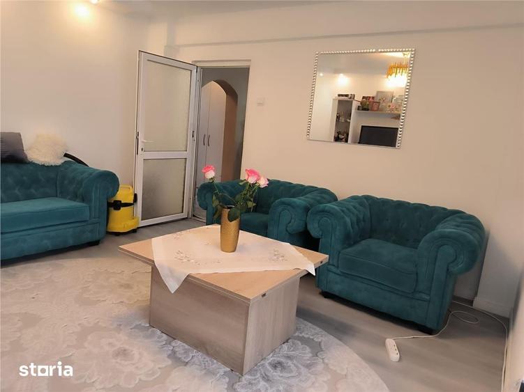 Apartament cu 3 camere, mobilat în Central