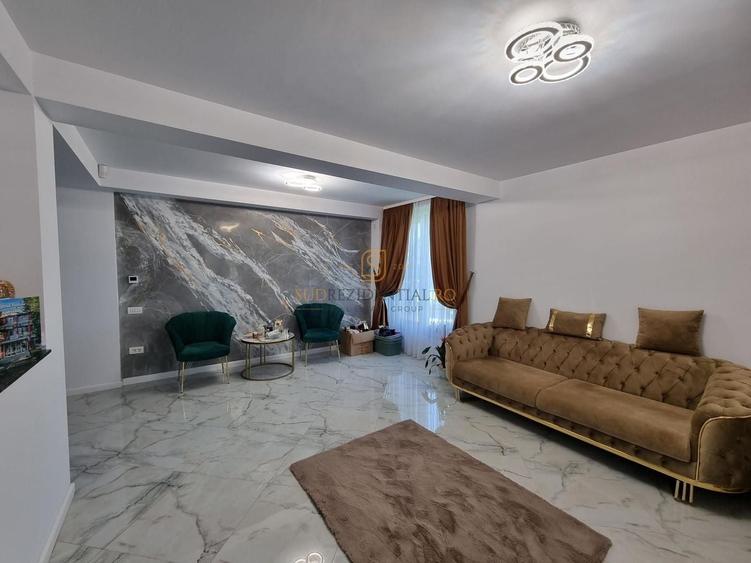 Casă individuală cu 5 camere cu Piscina în Exterior Est