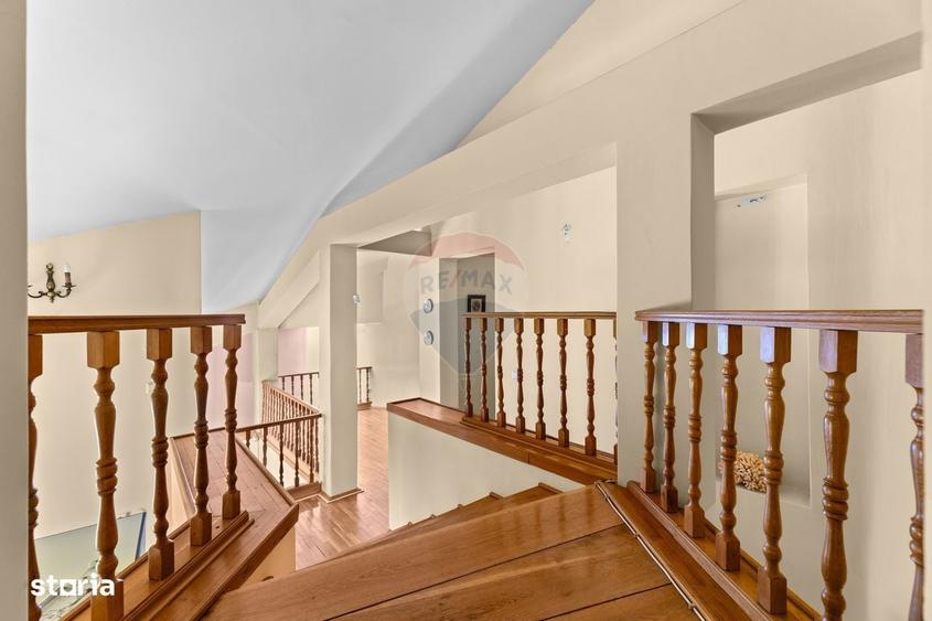 Casă cu 3 camere cu Teren 320 Mp în Central