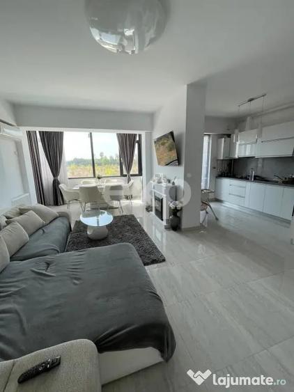 Apartament cu 3 camere semidecomandat în Central