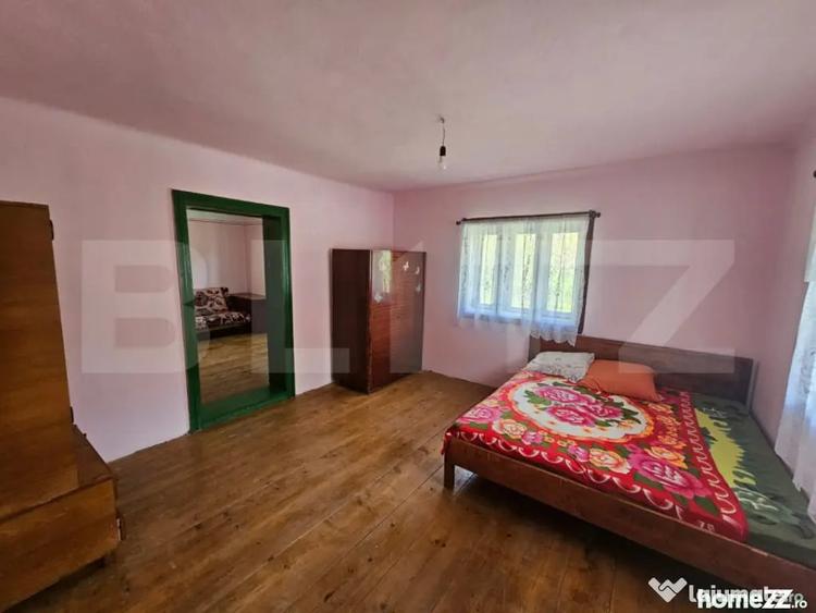 Casă cu 3 camere cu Teren 2800 Mp în Întregalde