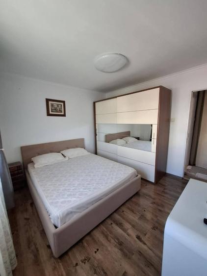 Apartament cu 2 camere decomandat, mobilat în Dacia