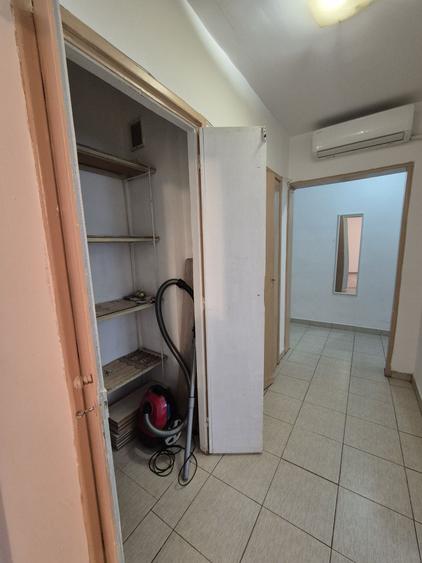 Apartament cu 2 camere decomandat în Titan