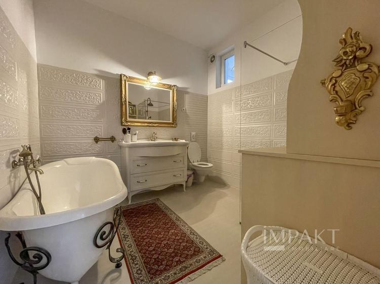 Apartament cu 3 camere semidecomandat, mobilat în Central