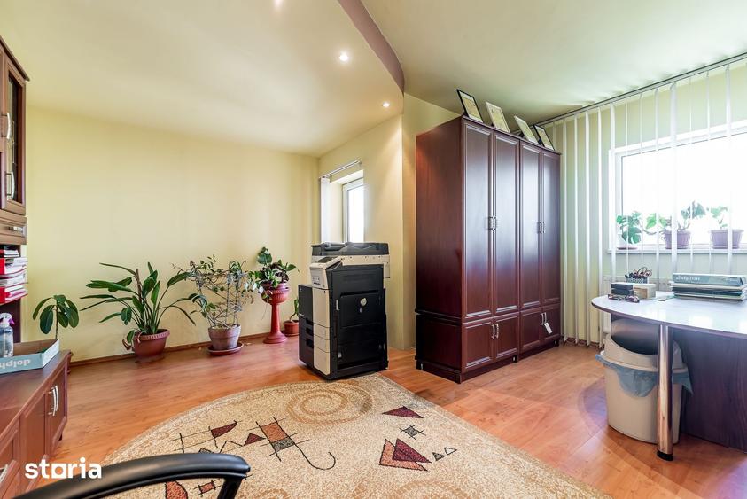 Casă cu 7 camere cu Teren 415 Mp în Șega