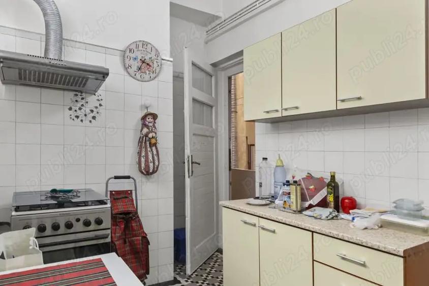 Apartament cu 4 camere decomandat în Central