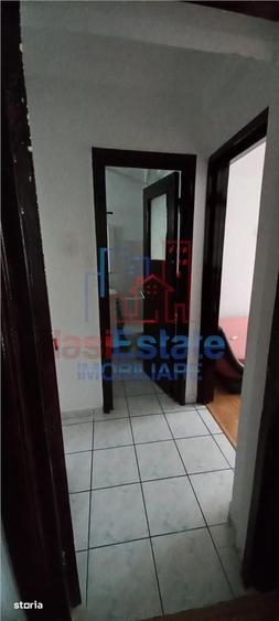 Apartament cu 2 camere semidecomandat în Podu Roș