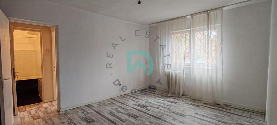 Apartament cu 2 camere semidecomandat în Florilor