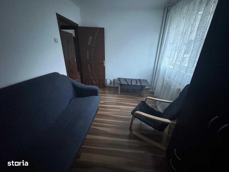 Apartament cu 3 camere decomandat în Drumul Taberei