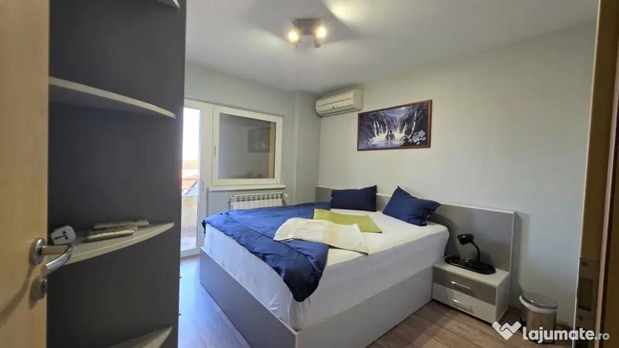 Apartament cu 4 camere decomandat în Complex Studențesc