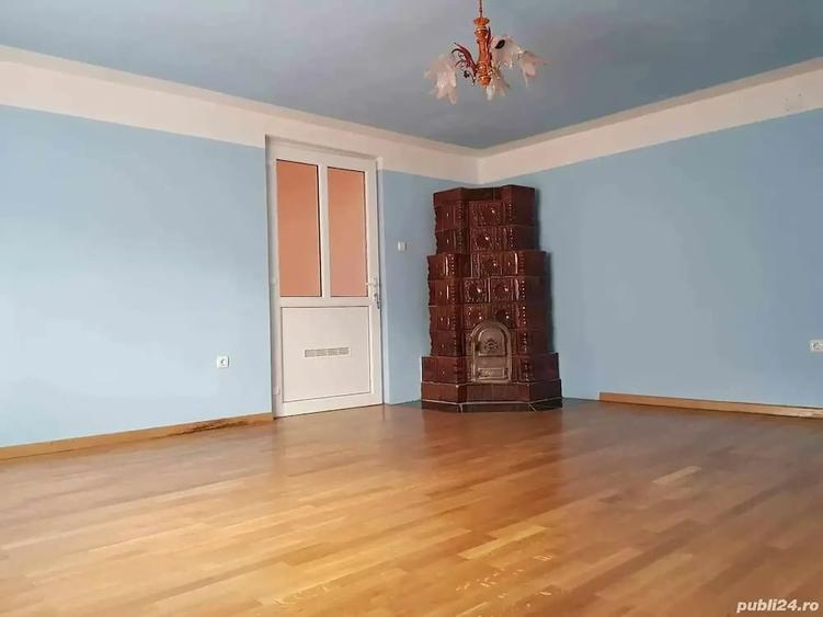 Casă cu 3 camere cu Teren 200 Mp în Carașova