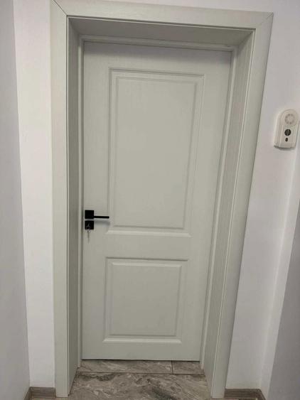 Apartament cu 3 camere decomandat în Exterior Vest