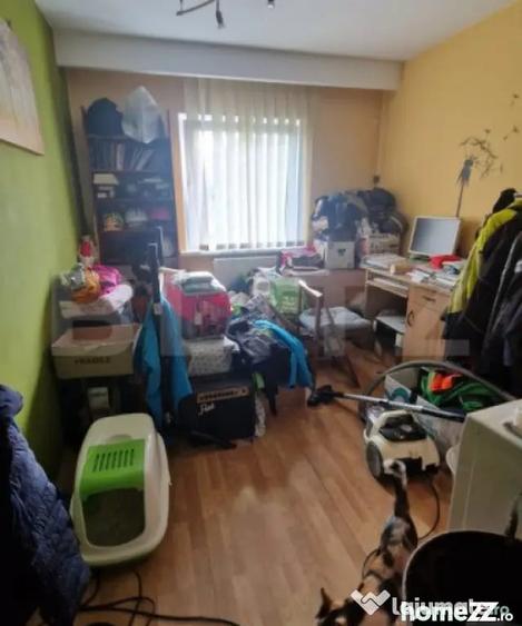 Apartament cu 4 camere decomandat în Astra