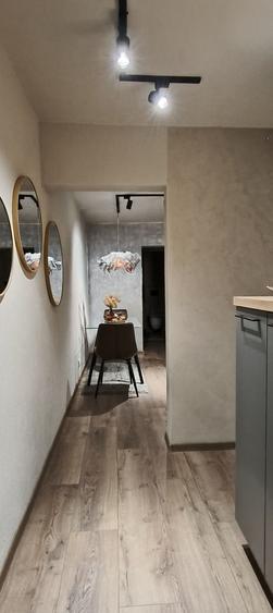 Apartament cu 3 camere semidecomandat în Romanilor