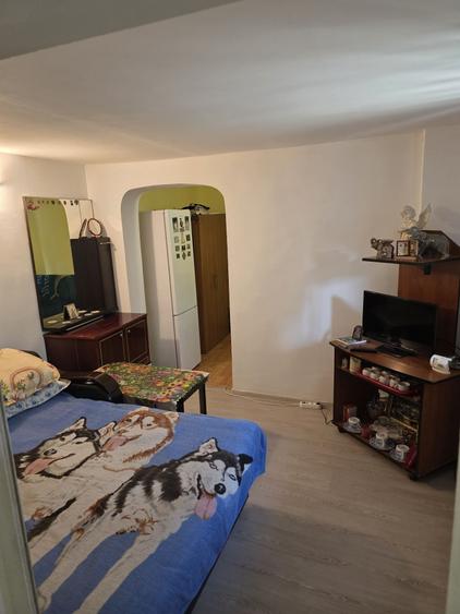 Casă cu 2 camere cu Teren 200 Mp în Republicii