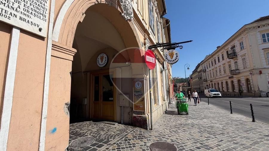 Spațiu pentru birouri în Piața Sfatului | 65 mp | Etaj 1 - 18