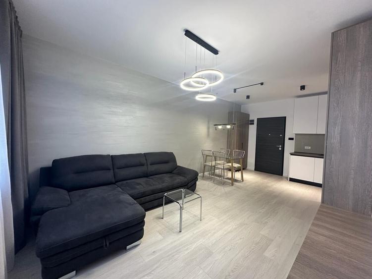Apartament cu 2 camere semidecomandat, mobilat în Brâncoveanu