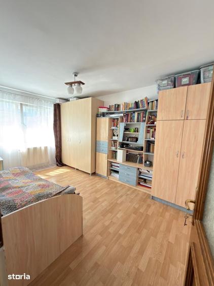 Apartament cu 4 camere în Mărăști