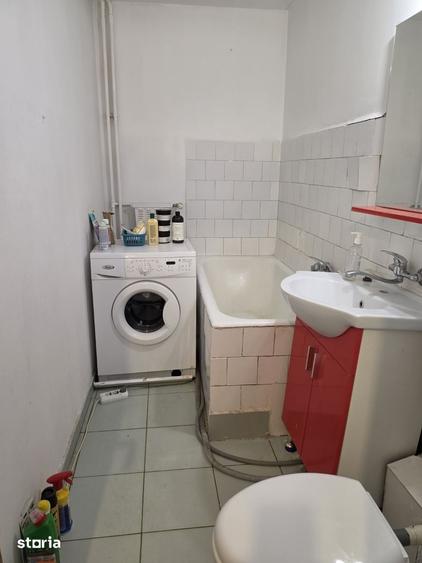 Garsonieră decomandată în Decebal