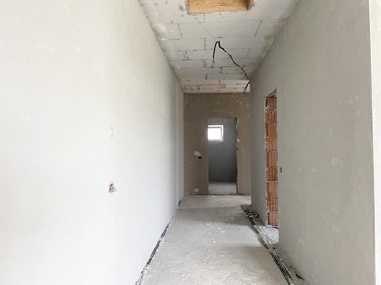 Duplex cu 3 camere cu Canalizare în Moșnița Veche