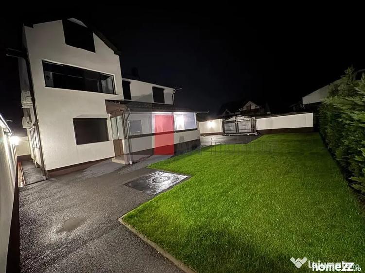 Casă cu 5 camere cu Teren 500 Mp în 1 Decembrie