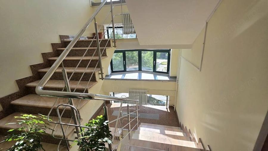 Apartament cu 4 camere decomandat în Centrul Istoric
