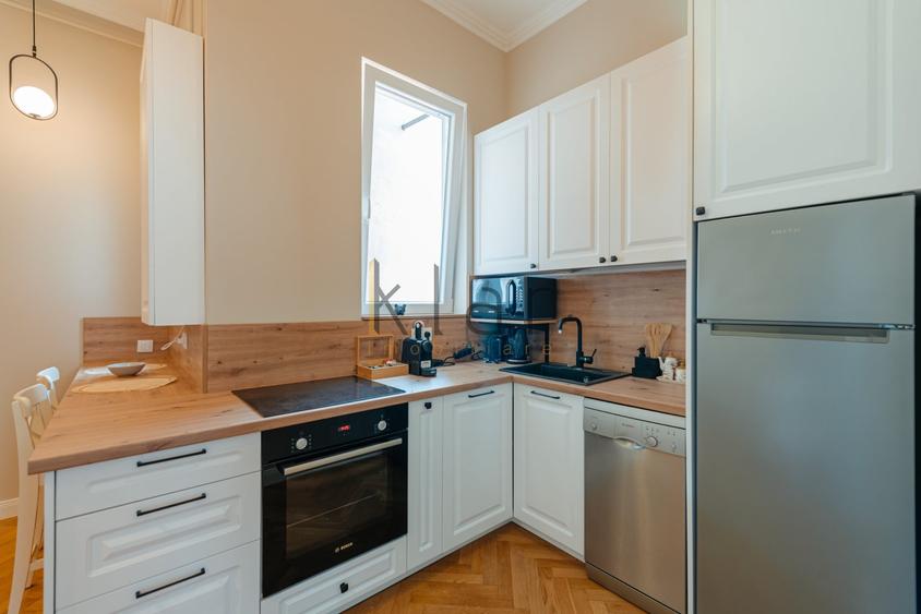 Apartament cu 2 camere decomandat, mobilat în Central