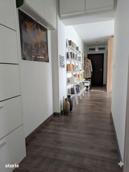 Apartament cu 3 camere, mobilat în Tei