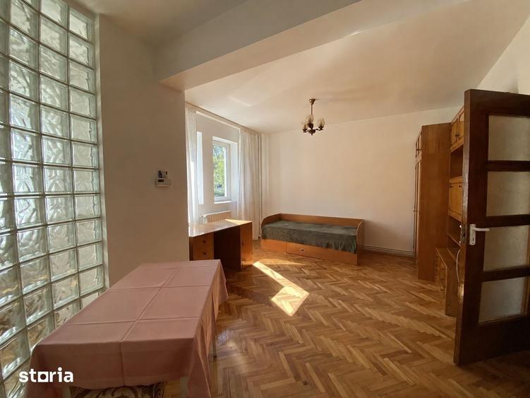 Garsonieră decomandată în Zorilor
