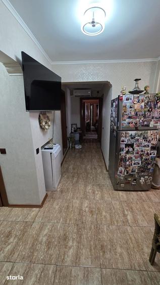 Apartament cu 3 camere decomandat în Tomis III