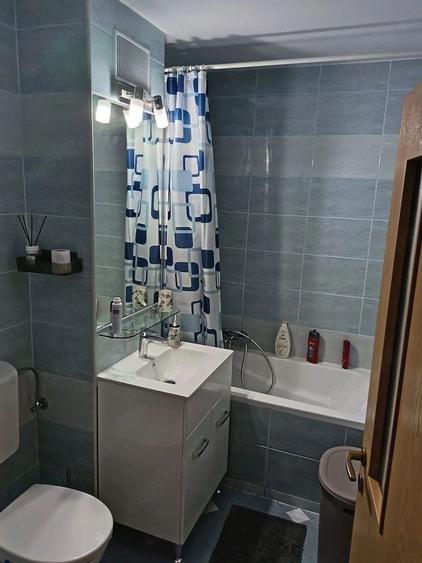 Apartament cu 4 camere decomandat, mobilat în Zorilor