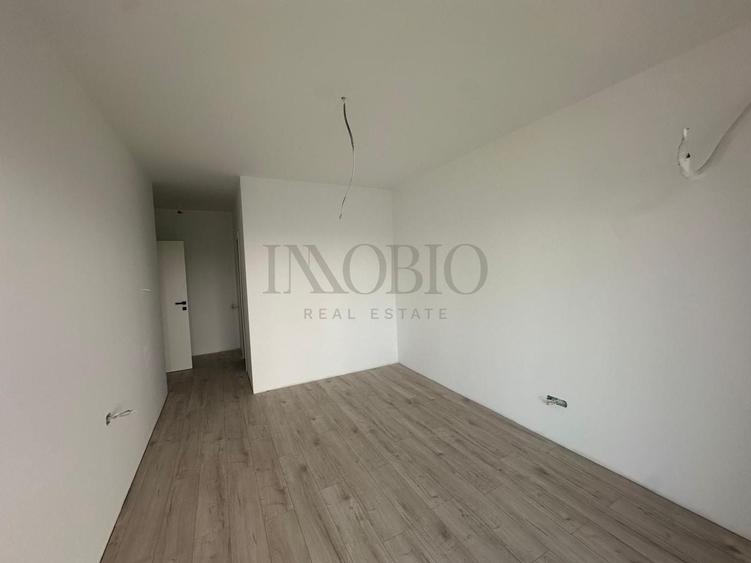 Apartament cu 3 camere semidecomandat în Sisești