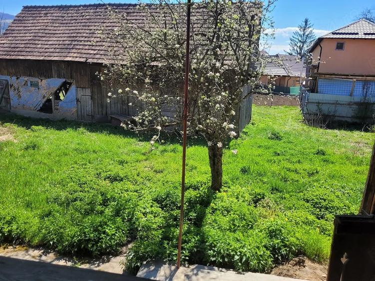 Casă cu 3 camere cu Teren 1497 Mp în Iara