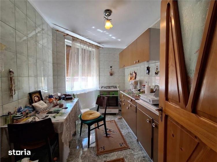Casă cu 6 camere cu Teren 200 Mp în Ultracentral