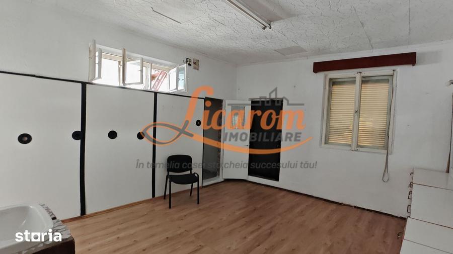 Casă cu 3 camere semidecomandat cu Teren 139 Mp în Blumăna