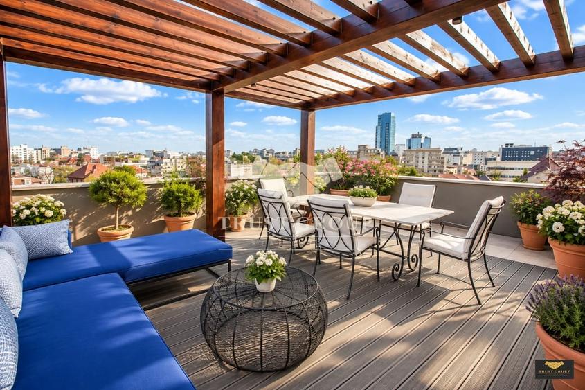 Penthouse cu 4 camere semidecomandat, mobilat în Ultracentral